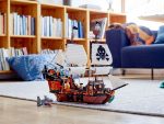 LEGO Creator 31109 - Piratenschiff - Produktbild 02